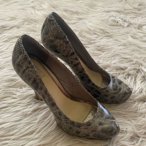 NUDE Snake Skin Heels size 39/8.5 - Picture 1 of 6